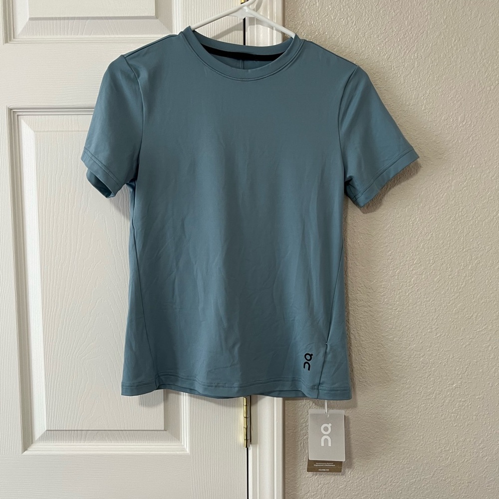 On Cloud Women’s Movement-T in Coast Size XS NWT